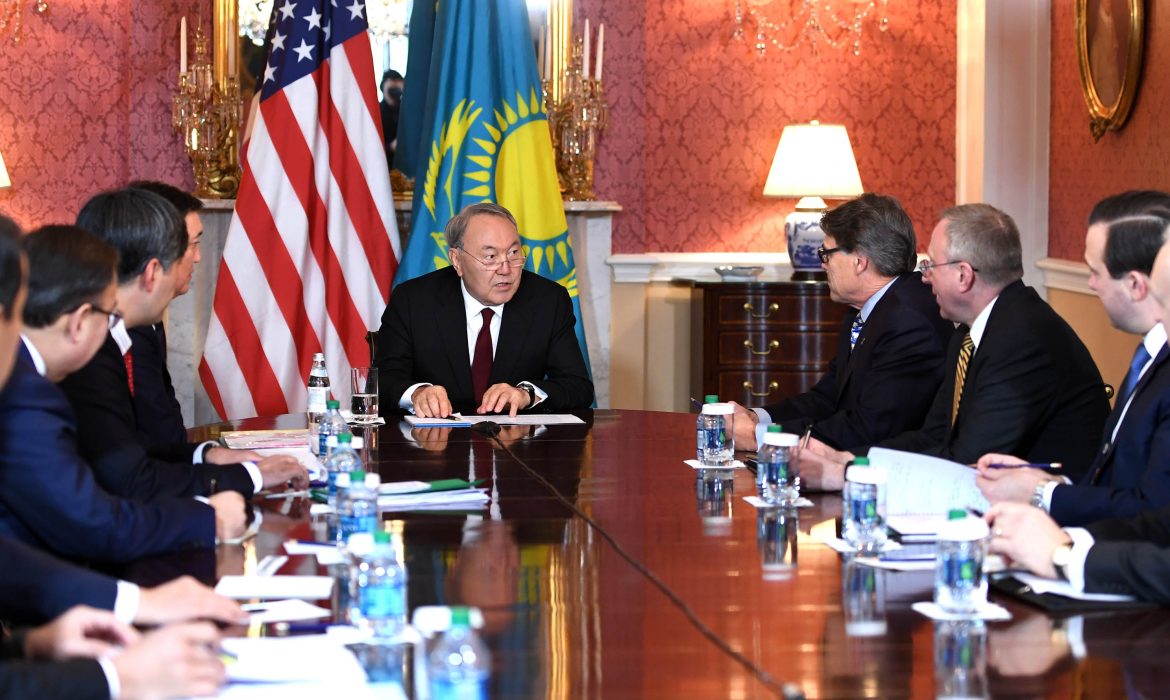 Нұрсұлтан Назарбаев АҚШ-тың энергетика министрі Рик Перримен кездесті