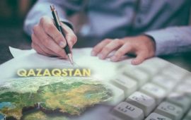 ЕРЛАН ҚОЖАҒАПАНОВ ЛАТЫН ӘЛІПБИІНЕ КЕЗЕҢДЕП КӨШУ ЖОСПАРЫН ТҮСІНДІРДІ
