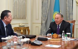 Елбасы мемлекет қайраткері Жәнібек Кәрібжановпен кездесті