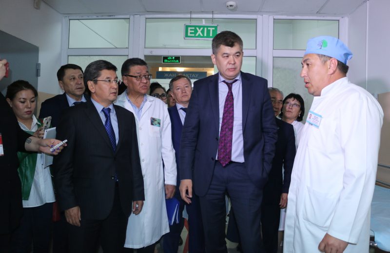 Министр  посетил  больницу  Талгара