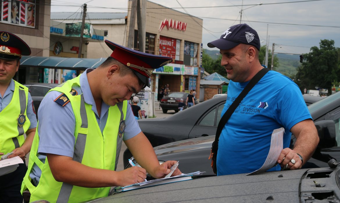 Незаконному  извозу  —  бой