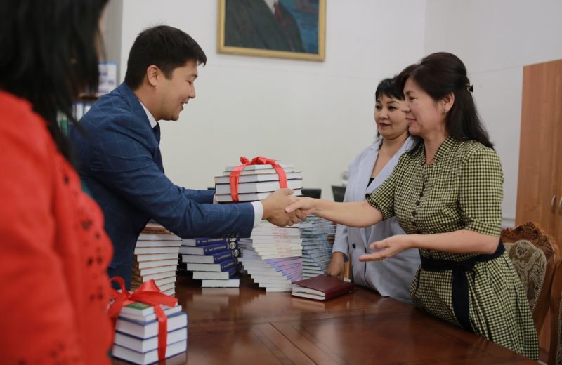 Алматы облысының кітапханалары құнды кітаптармен толықты
