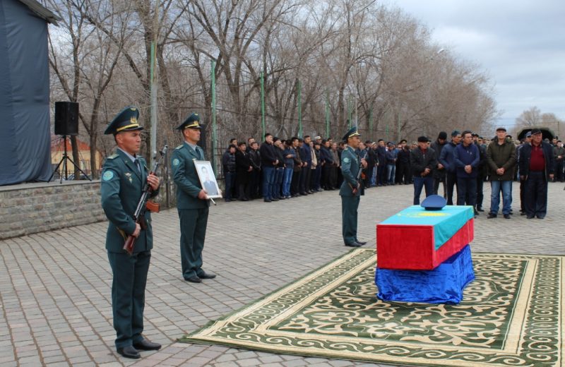 В  Алматинской области проводили в последний путь ефрейтора  Куаныша Саркытбаева
