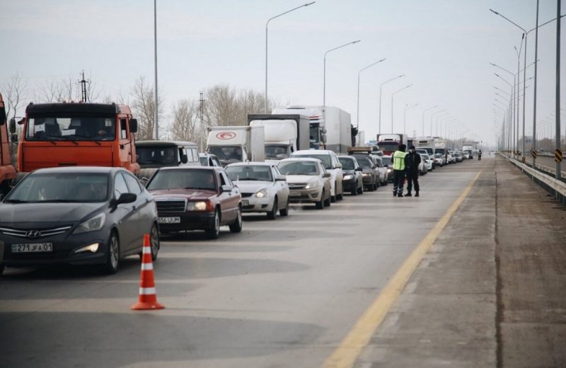 В Алматинской области начинают снимать блокпосты между районами и городами региона