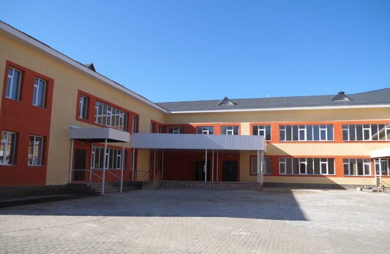 Ремонт 2-х средних школ завершился в Енбекшиказахском районе