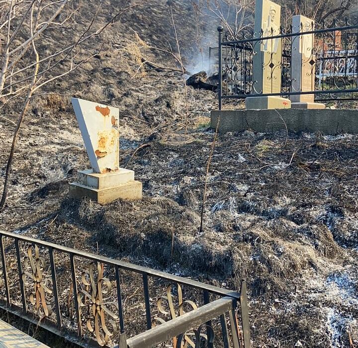 Пожар на кладбище в Талгарском районе