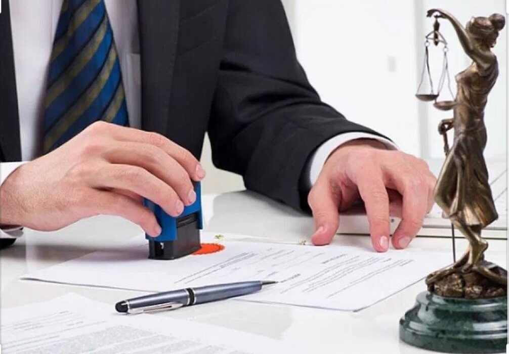 «Еңбек бостандығының» орнына «еңбекке құқық» – белгілі заңгер Конституцияға өзгерістер туралы пікір білдірді