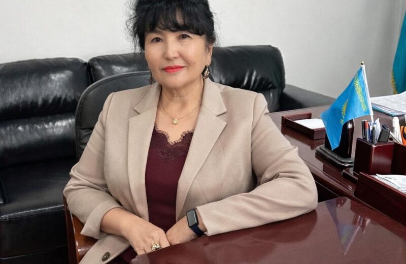 Конституциялық кеңес шеңберінде отбасы институтына айрықша көңіл бөлінуі қоғамның әлеуметтік және рухани тұғырын күшейтуге бағытталған маңызды бастама болып табылады.