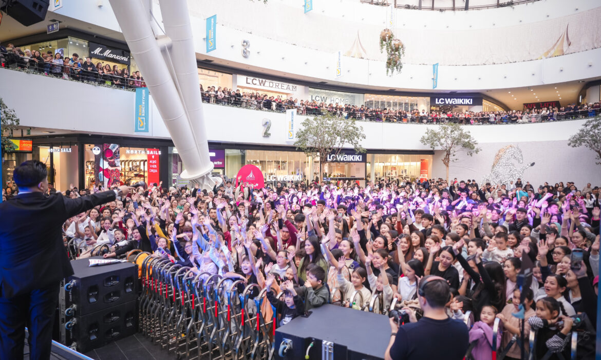 Астанада референдумды қолдауға бағытталған жастар концертіне 10 мыңнан астам адам қатысты