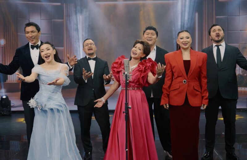 Қазақстан эстрадасының жұлдыздары жаңа Конституцияны қолдау үшін бірікті – «Халықтың Ата Заңы» халық әнұраны