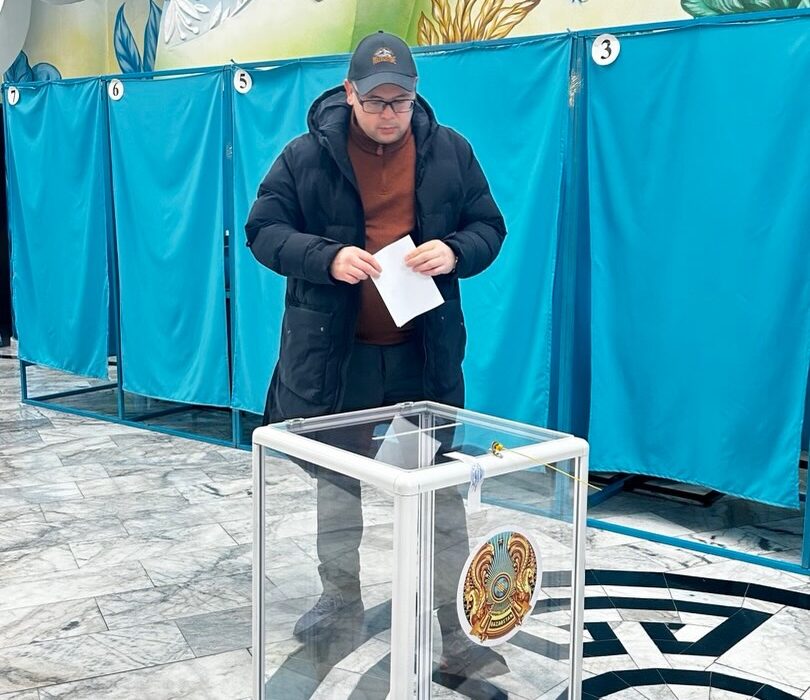 Алматы облысы Қоғамдық кеңесінің төрағасы Қазыбек Нұрсейітұлы Дәуітәлиев референдумға қатысып, өз таңдауын жасады.